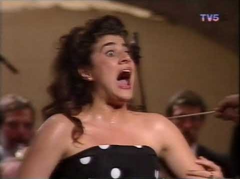 <span>FULL </span>Cecilia Bartoli Rossini Recital Antibes 1992